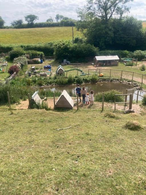 Ruby'S Retreat! Farm Stay! North Devon! Sleeps 6! Beaches Exmoor! Barnstaple Exterior foto